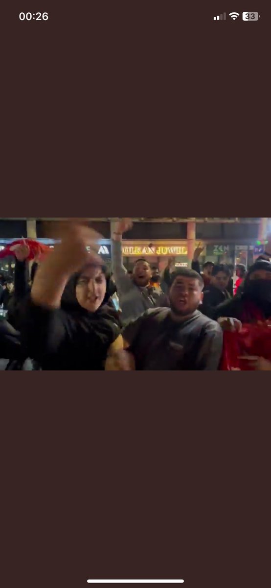 Wie is die dikke Turk? Help hem beroemd worden. “Kanker Nederlanders”. “Kanker Joden”.  #NEDTUR #schilderswijk #Turkije #Nederland