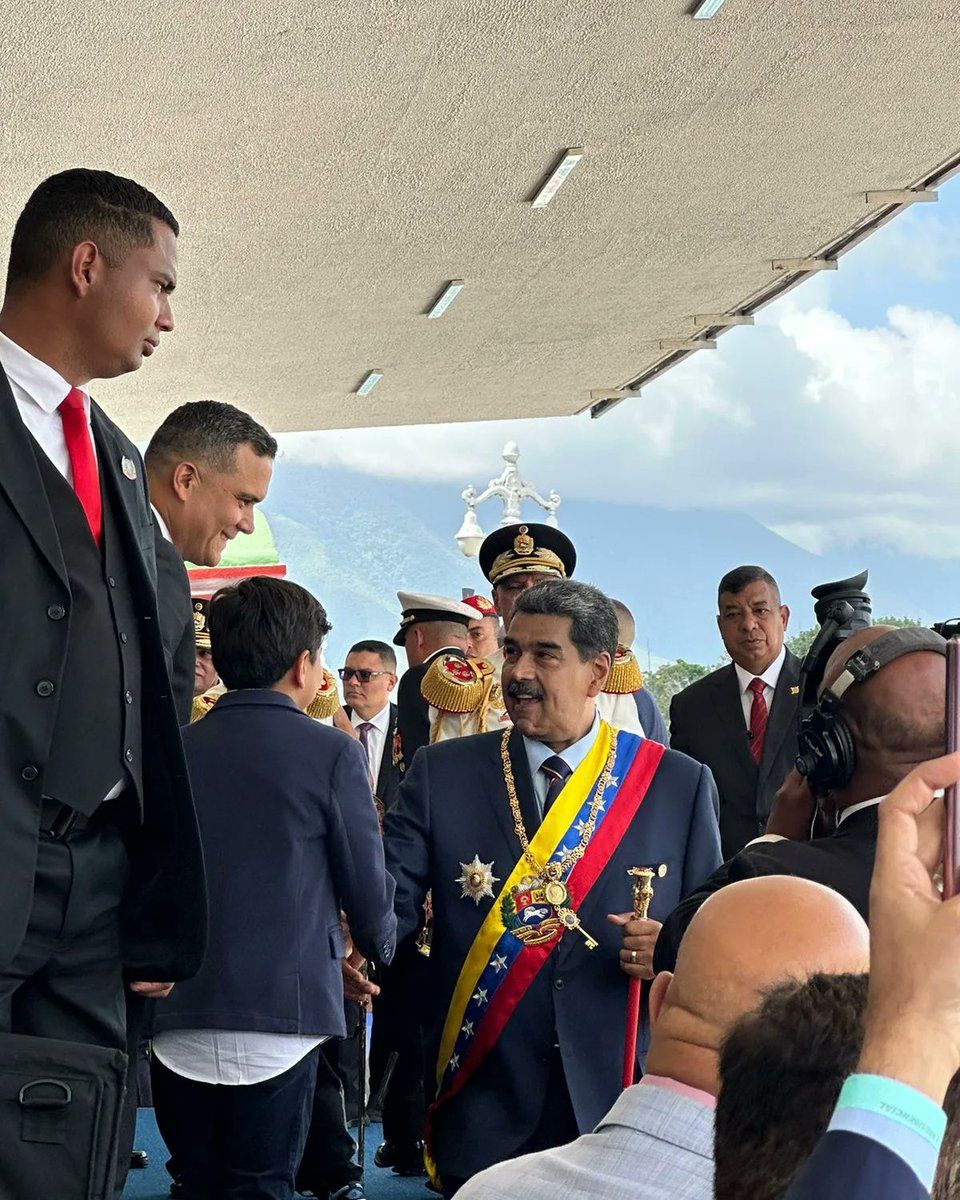 CairotaenCcs's tweet photo. #05julio

Nuestra asistencia a la invitación del Vicepresidente Sectorial de Soberanía Seguridad y Paz y Ministro del Poder Popular para la Defensa GJ Vladimir Padrino López al Desfile Ciico Militar con motivo al 213 Aniversario de la Declaración Solemne de Independencia. https://t.co/UIOPcdagwg