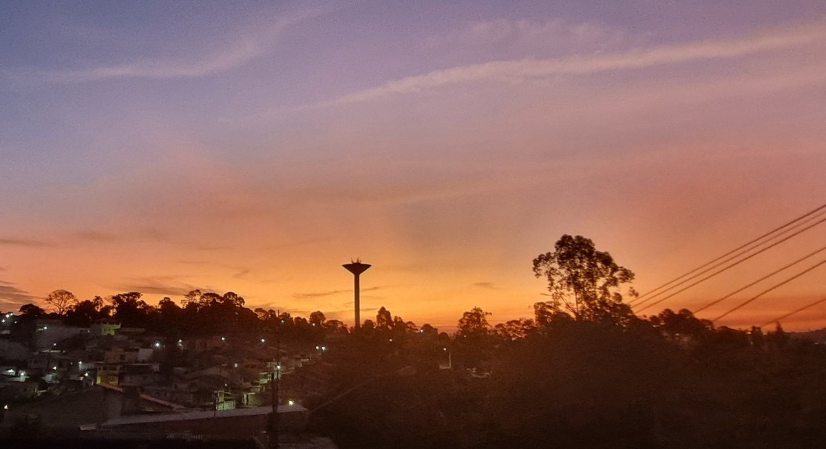 Quando a noite na sua vida estiver mais escura  lembre-se, é porque esta perto de amanhecer...
Seja lá qual for o seu problema... vai amanhecer!!