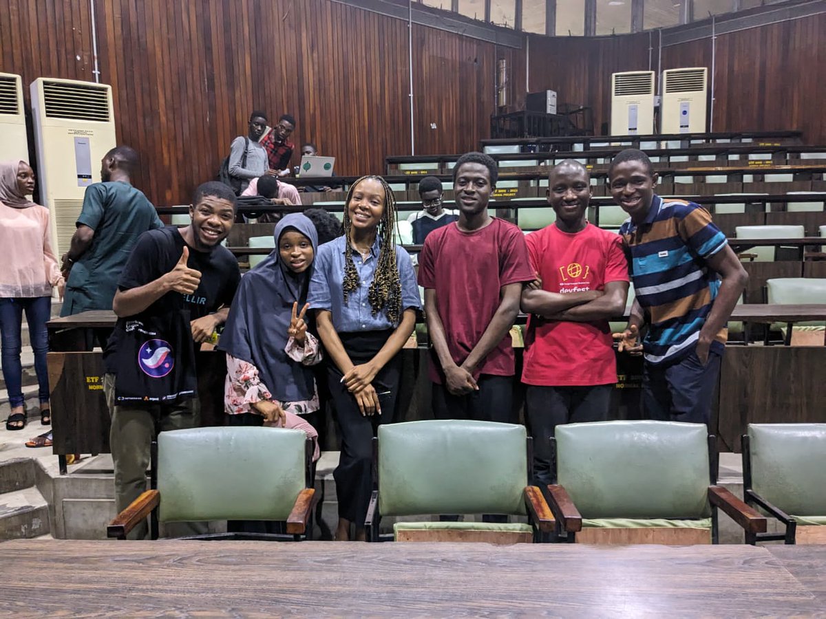 _abdbaasit's tweet image. I was at the  GDSC UNILAG Career Week with my crew at MLSA Design Team @ingenious_02 and @evergreen_odeh  . Met Saheed Azeez and Adegbite Sumayya, they both did justice to questions asked, appreciating them again.