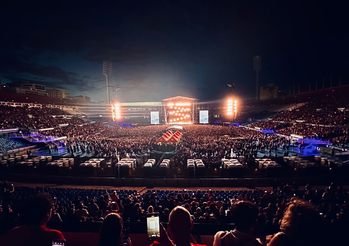 Gracias Zaragoza!
Estadio de La Romareda
#ShowsÚnicos2024
eb &amp; los santos inocentes