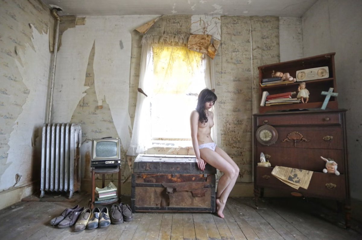 Karen Jerzyk (@kjerzykphoto) on Twitter photo "Here Comes The Sun"
1/1 photo taken in an abandoned farmhouse in MA, USA- available on <a href="/foundation/">Foundation 🌐</a>
foundation.app/mint/eth/0xd66…
(accepting offers)
Physical prints available at: karenjerzykphoto.com "Here Comes The Sun"
1/1 photo taken in an abandoned farmhouse in MA, USA- available on <a href="/foundation/">Foundation 🌐</a>
foundation.app/mint/eth/0xd66…
(accepting offers)
Physical prints available at: karenjerzykphoto.com