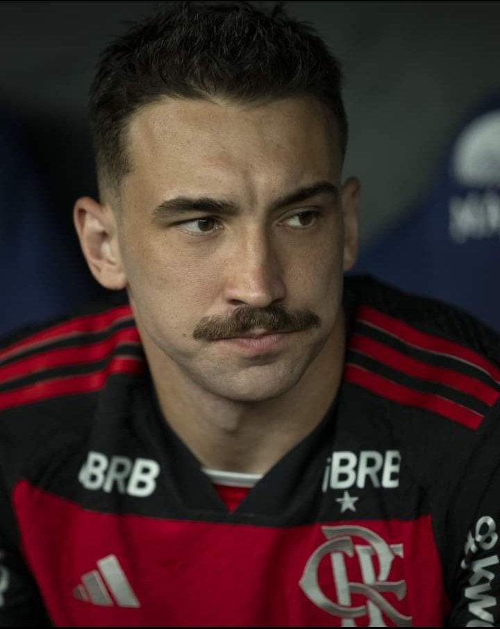 DGcorreiaPeres's tweet photo. - ⚠️ Léo Ortiz não pode sair desse time mais irmão, com todo respeito ao Pulgar e Allan.

Léo Ortiz é titular https://t.co/JLyyHgXu4l