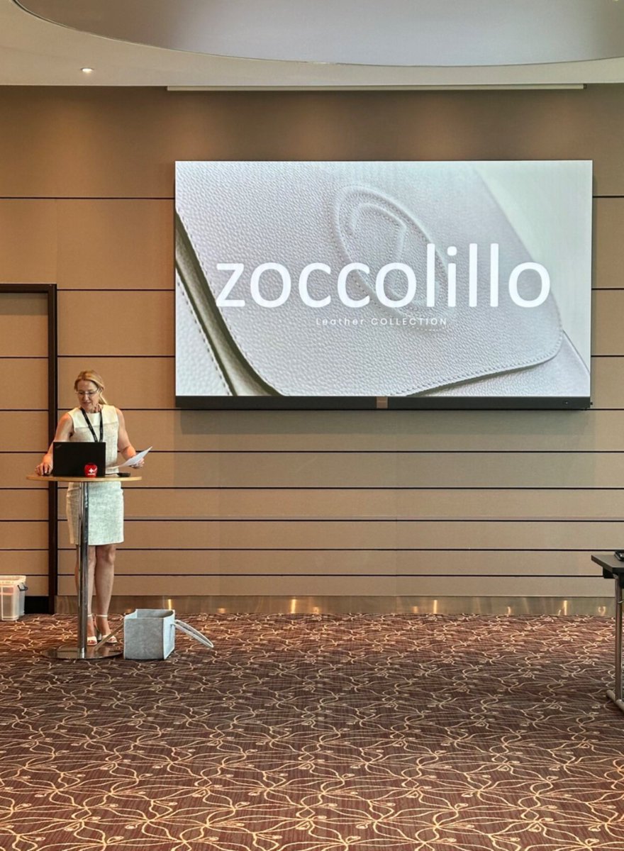 evzoccolillo's tweet photo. Wie hier am letzten Freitag, konnten wir die Erfolgsgeschichte von Eveline Zoccolillo mit Ihrer Modefirma ZOCCOLILLO®️hautnah verfolgen - ganz lieben Dank.

https://t.co/mRbnXnlbc7 https://t.co/QlBKlx8Pnu