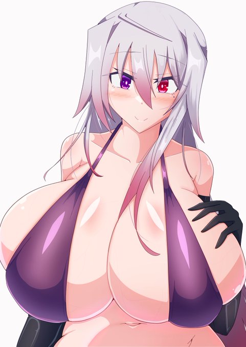 これはうしちち
気温が高いので水着で 