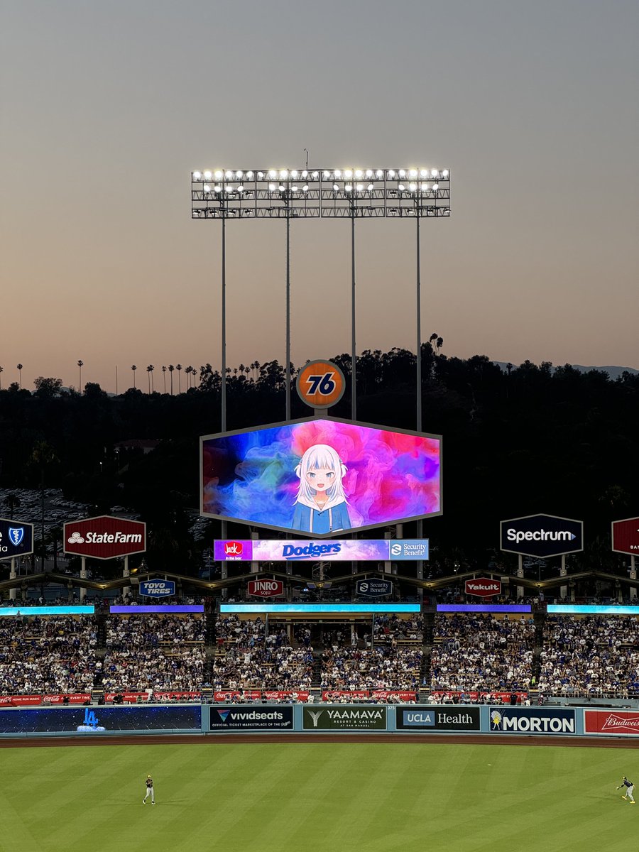 MStoving's tweet photo. Posted up with the boys at #hololiveDodgers https://t.co/1qx9fgwA9o