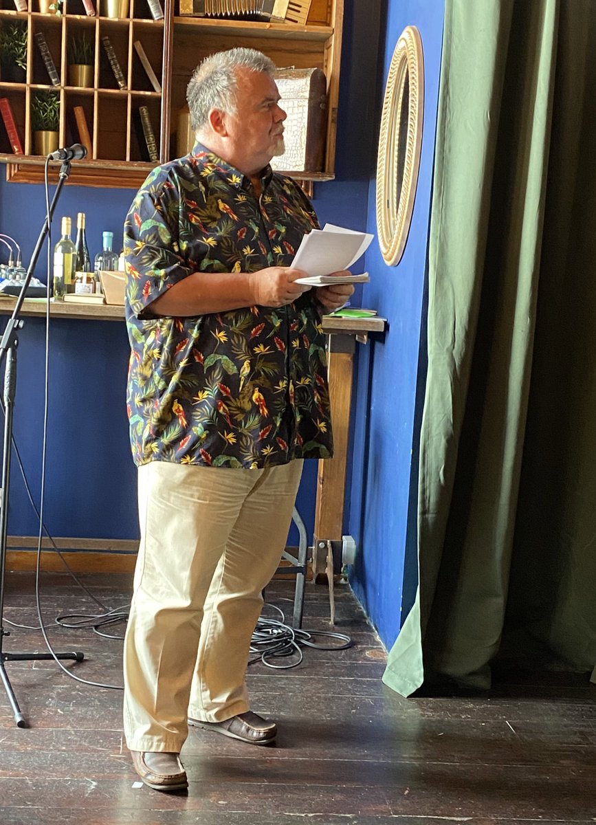 Black Bough Poetry / Barddoniaeth Y Gangen Ddu tweet media