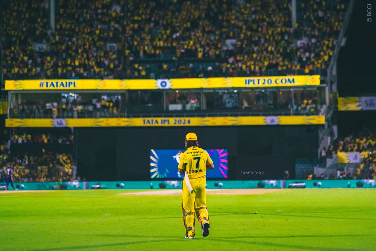 Thanks for existing <a href="/msdhoni/">Mahendra Singh Dhoni</a> 💛🐐
Happy 43 idol