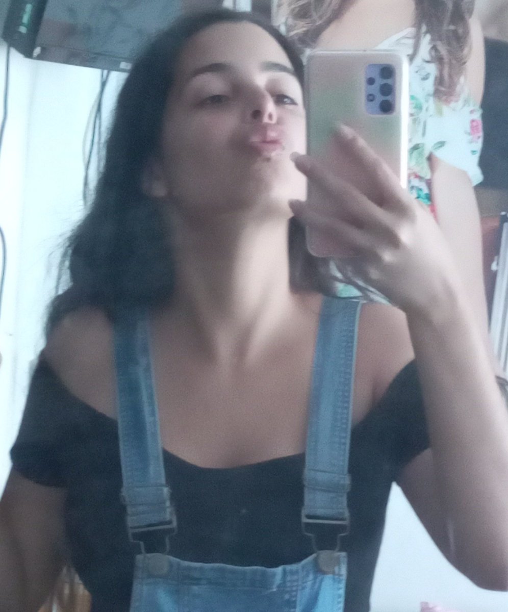 Daniela 🍆 tweet media