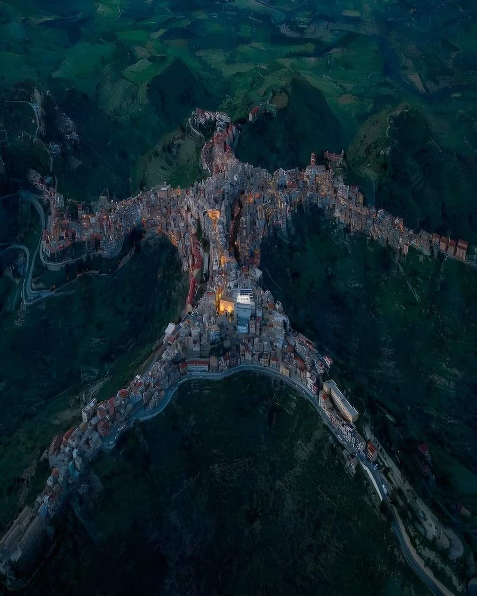 If someone doesn't immediately start writing a body horror script set in the small Sicilian town of Centuripe, I don't even know what we're doing here.