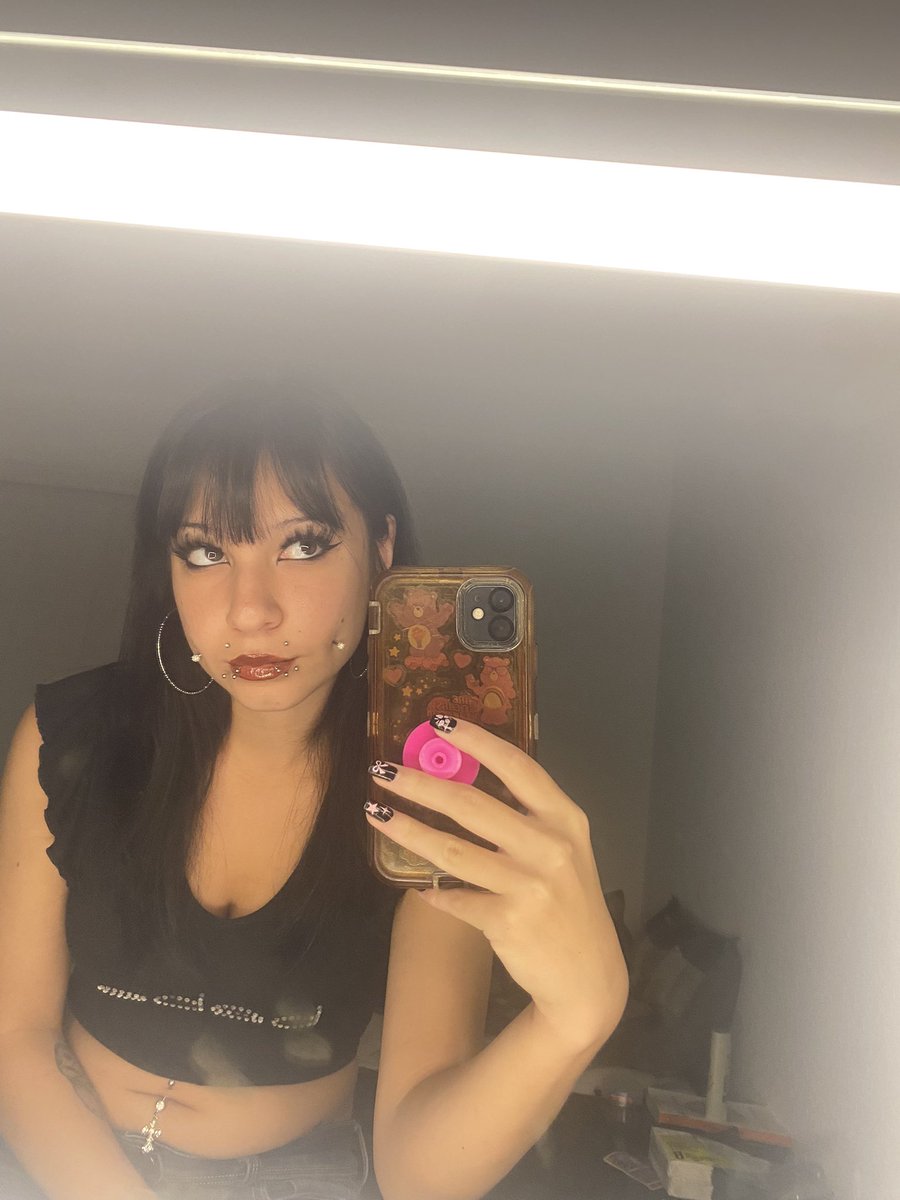 m0lliwhoppin tweet picture
