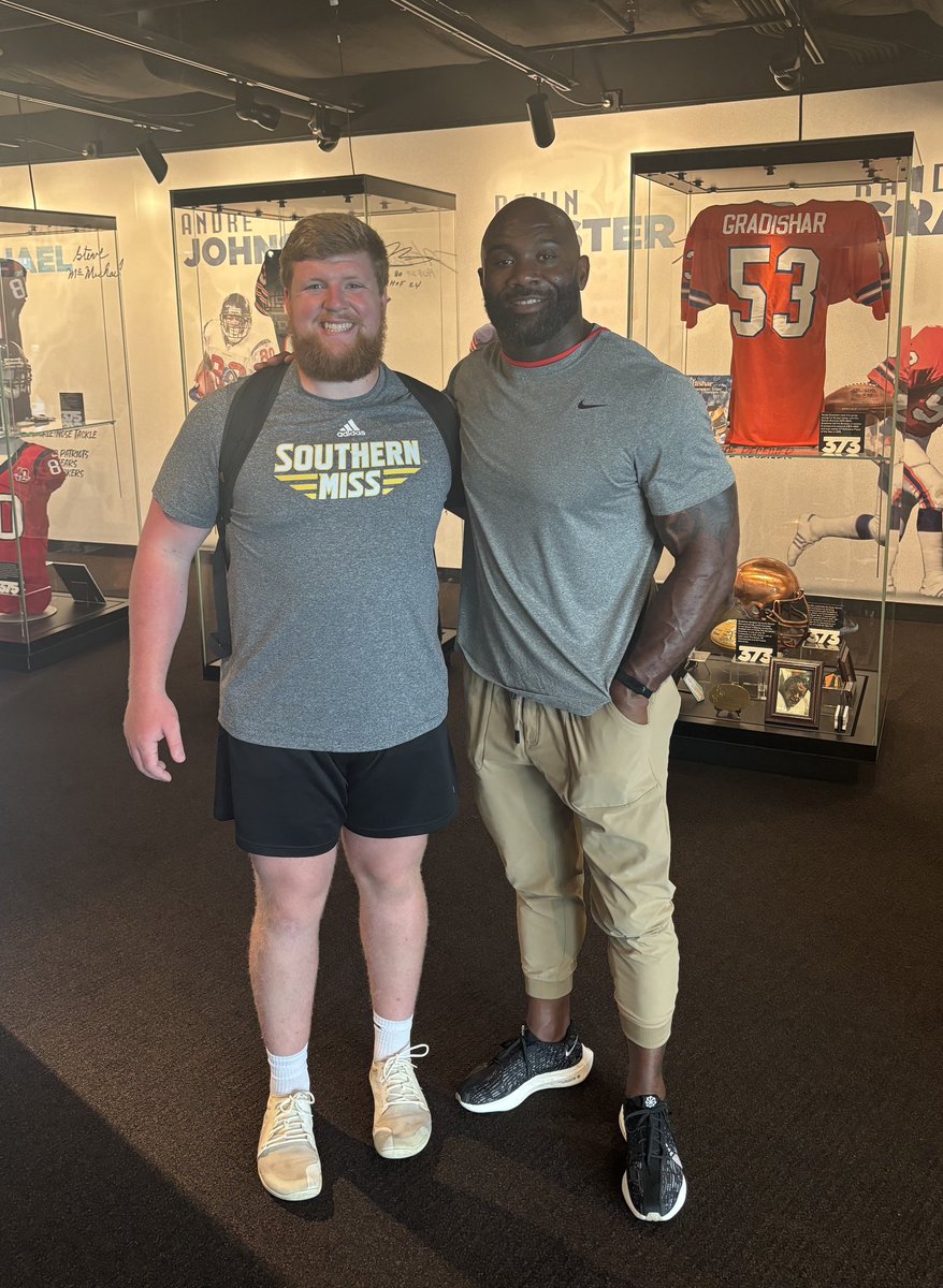 ckja2791's tweet photo. @dlawson2021 attended @64AMDG 2024 Center Summit today in Canton, OH!  Proud of his continued growth as a Center. @SouthernMissFB  💛#58🖤 https://t.co/PoMQ2CR3fx