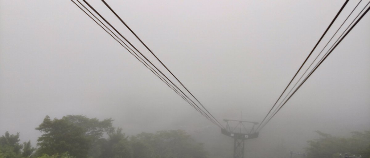 UsuzanRopeway's tweet photo. おはようございます！  
現在の有珠山の天気は曇☁️山頂の気温は18℃    
本日の有珠山は朝から濃霧で視界不良となっております。
登山される方はお気を付けください。

ロープウェイ🚠8:15〜17:30     
 #USUテラス #ロープウェイ #お出かけ #絶景 #テラス #新緑 #有珠山 #有珠山ロープウェイ #洞爺湖 #昭和新山 #北海道