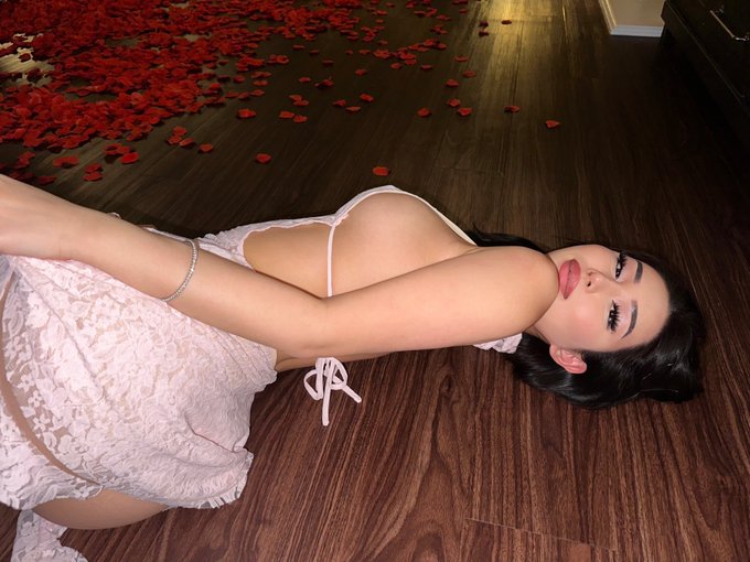 Eye contact baby https://t.co/yVzzhRhQ6h