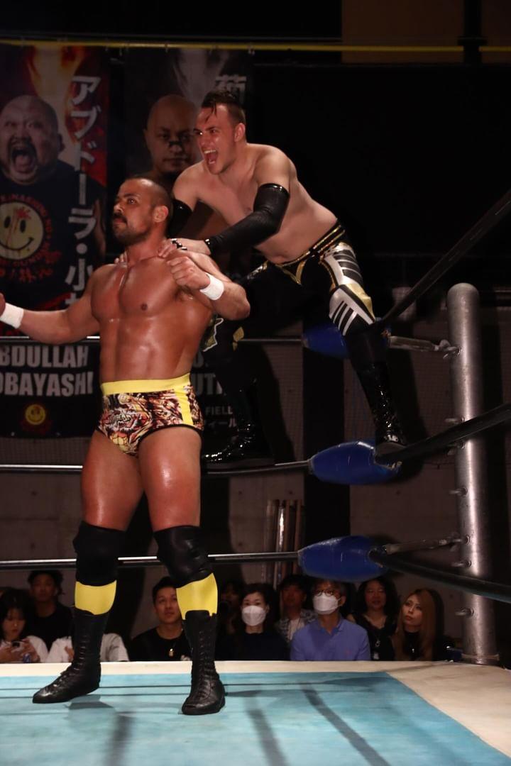 ConnorKingWW's tweet image. "Hold me back, Hold me back!"

#bjw #wrestling #winterwolf #winter #wolf