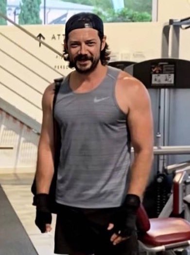 quidlir's tweet photo. I need this 🤩🤭

#alvaromorte #álvaromorte https://t.co/DV23Syqrrt