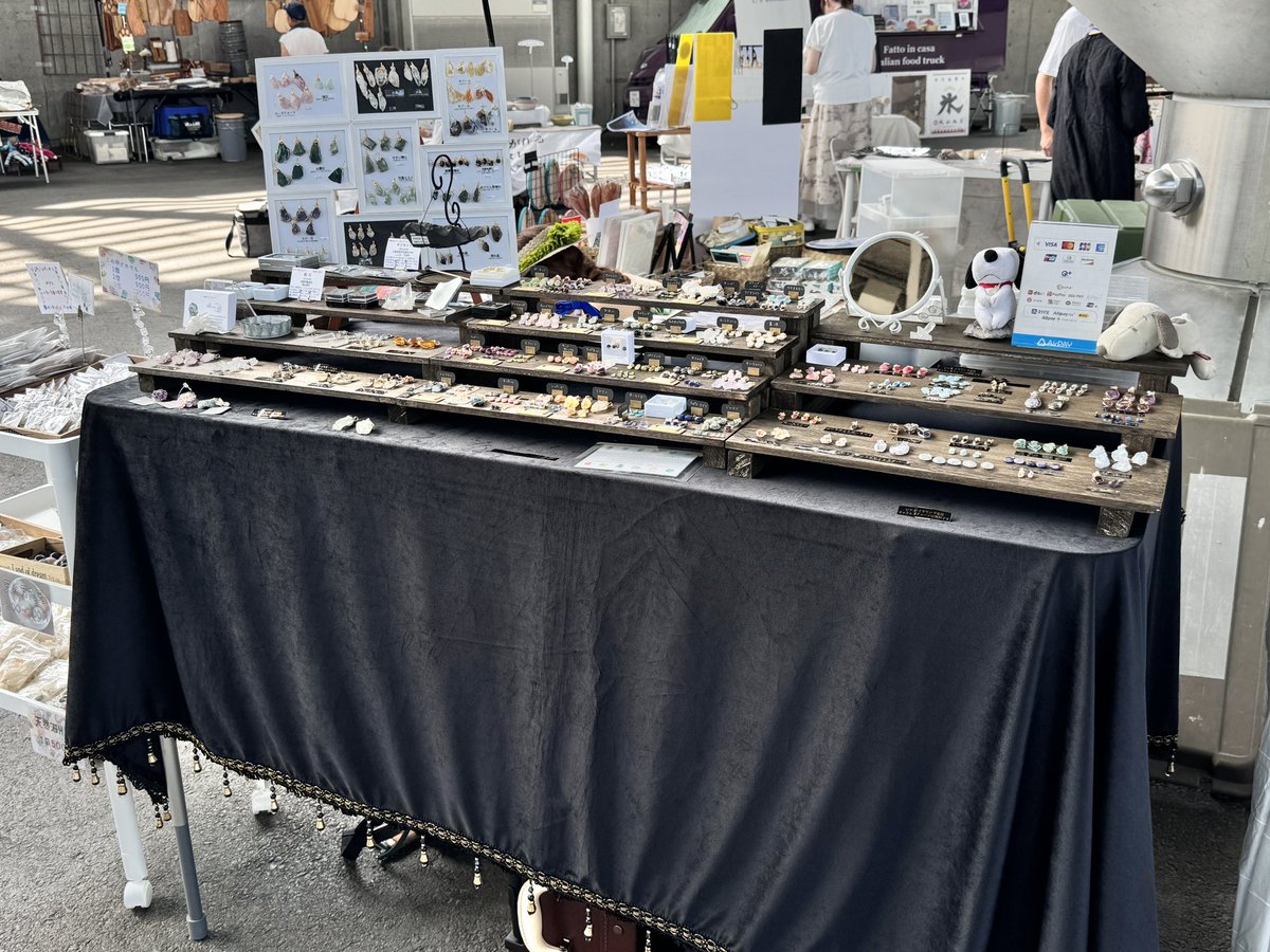 Artisan_jewel's tweet image. 朝から気温が上がっていますが、本日はHAND CRAFT ART MARKETです。入って奥の柱めがけてどうぞーS-34で出展します。

開催日：7月7日（日）
時間：10:00～16:00
開催場所：大阪市鶴見区ハナミズキホール

#handcraftartmarket #handcraft 
 #イベント大阪 #ハナミズキホール