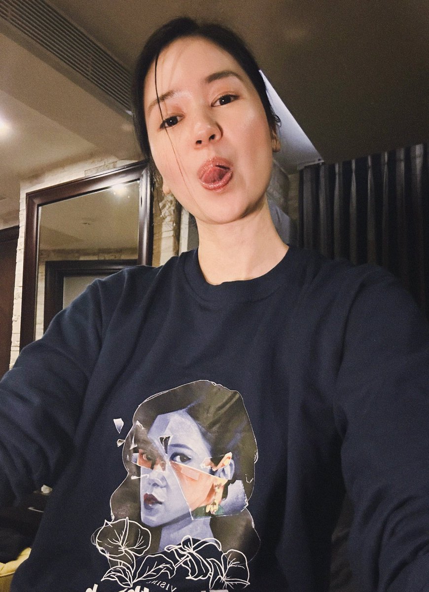 Level narsis ♾️ pake baju muka sendiri.
#SelfieDay5
#HeartbreakMotelChallenge