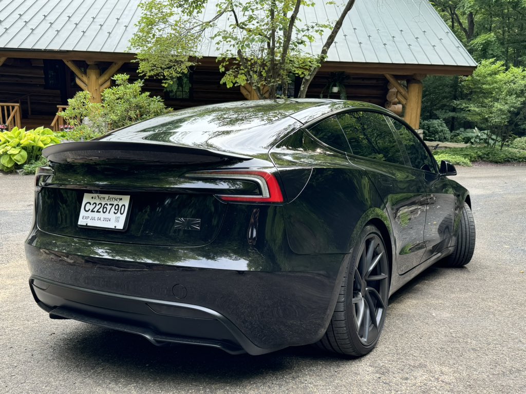 Tesla Model 3 Performance:

✅ tints, debadge, black out ludicrous badge

#tesla #performance #model3