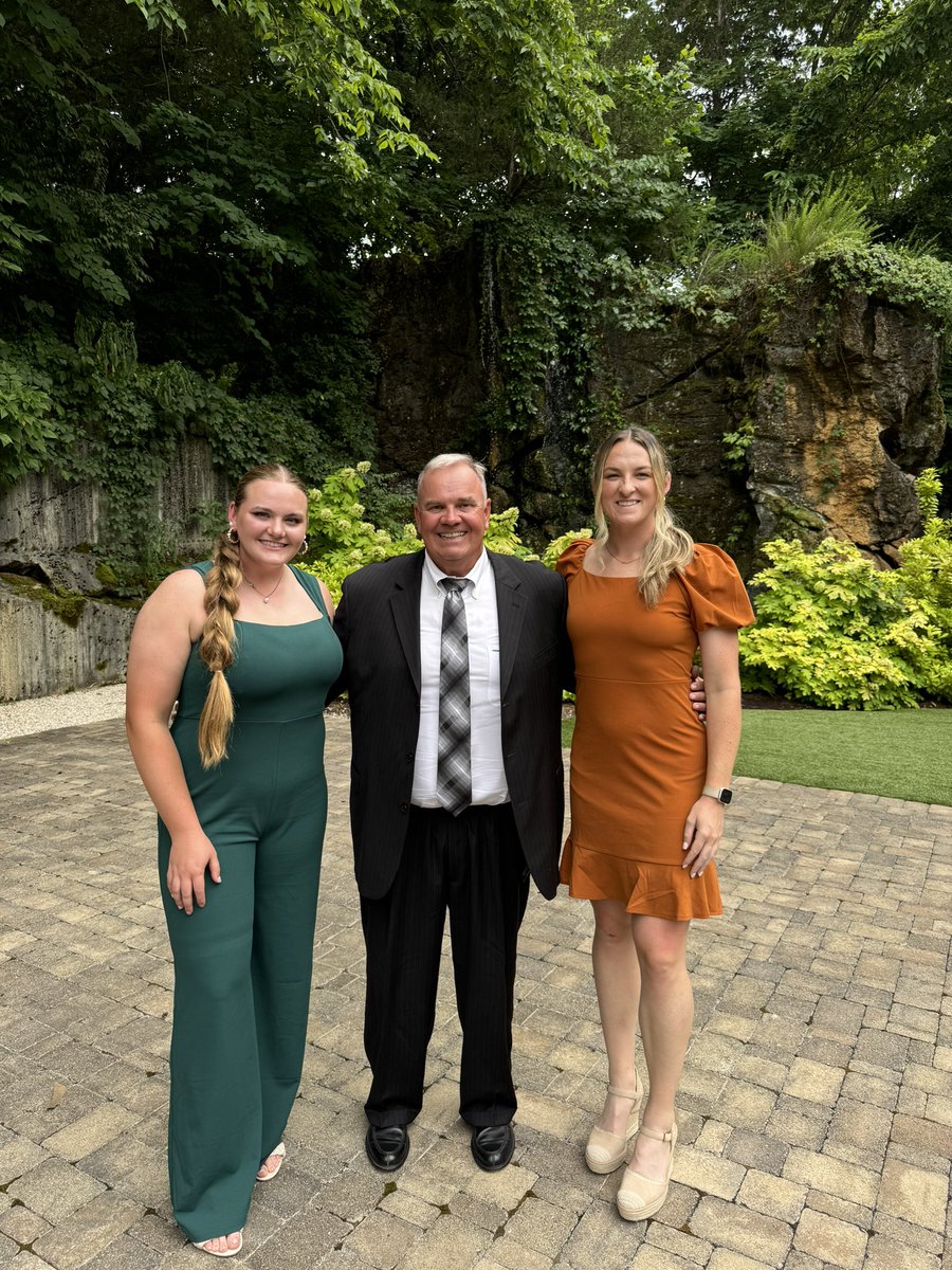 stewie75's tweet photo. @steamCHATT looking nice to celebrate @ally_shipman &amp; JT! https://t.co/qbuE9P0fcG