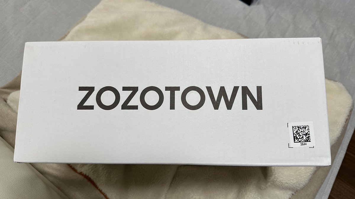 ask0_0jnp's tweet photo. 白い箱で届いた- ̗̀📦 ̖́-

🙏🙏 #ZOZOSALE箱CP https://t.co/KVG7SWmME4