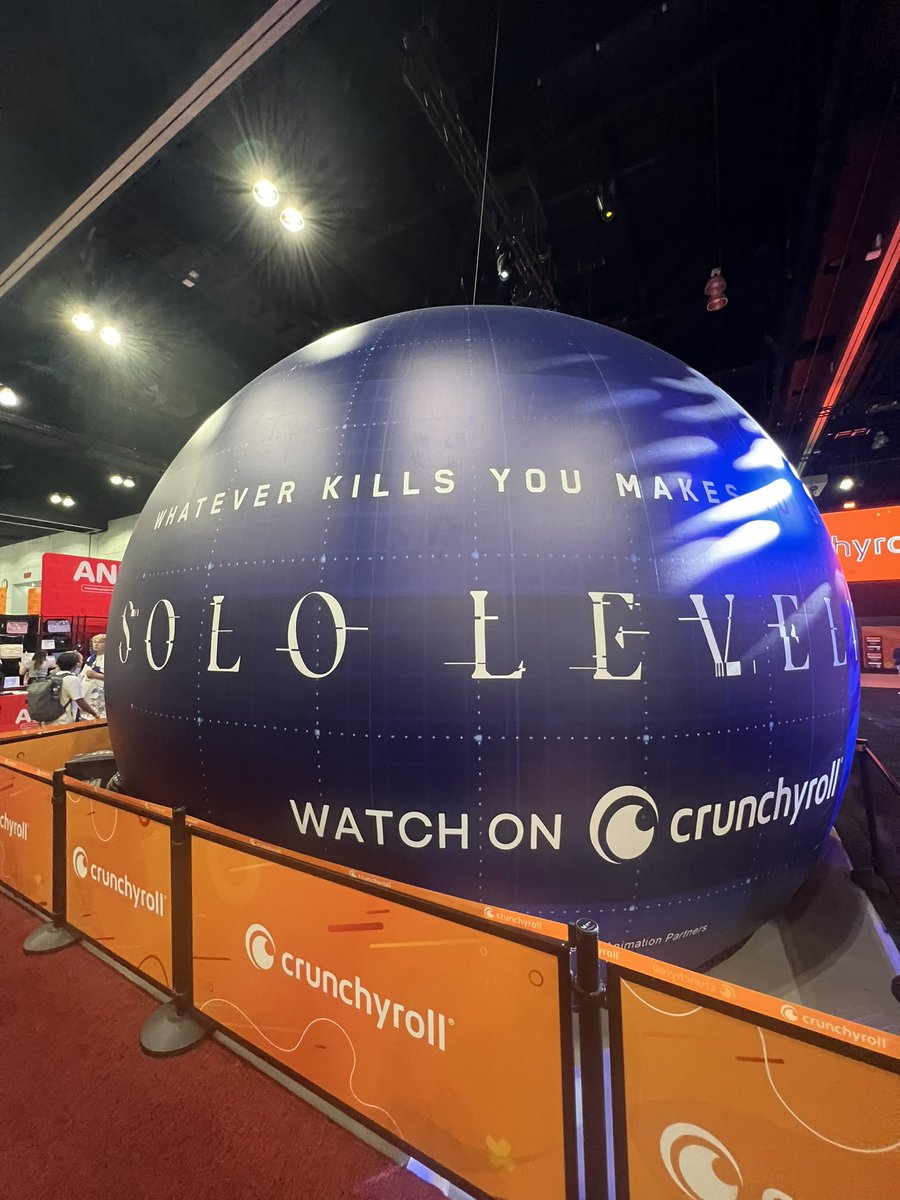 ParksAndCons's tweet photo. Took on a fun little activation at @Crunchyroll #SoloLevelingAX https://t.co/1XZfEju8QU
