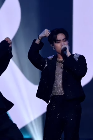 News5PH's tweet photo. P-POP TO G-POP ⭐️

Going Global Pop si #SB19 member #JoshCullen matapos ang kaniyang KBS Performance sa 2024 Round Festival sa South Korea. #News5 

📷: Round Festival (Instagram) https://t.co/v76od97RhJ