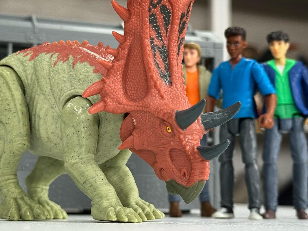 collectjurassic's tweet photo. Chasmosaurus has arrived!
Mattel Jurassic World: Epic Evolution “Strike Attack”
ToyMonster Jurassic World Captivz “Rumble Cage”
#collectjurassic #matteljurassicworld #jurassicworld #jurassicpark #epicevolution #jwepicevolution #jp30 #campcretaceous #chaostheory #jwchaostheory https://t.co/rW9dgQpjSM