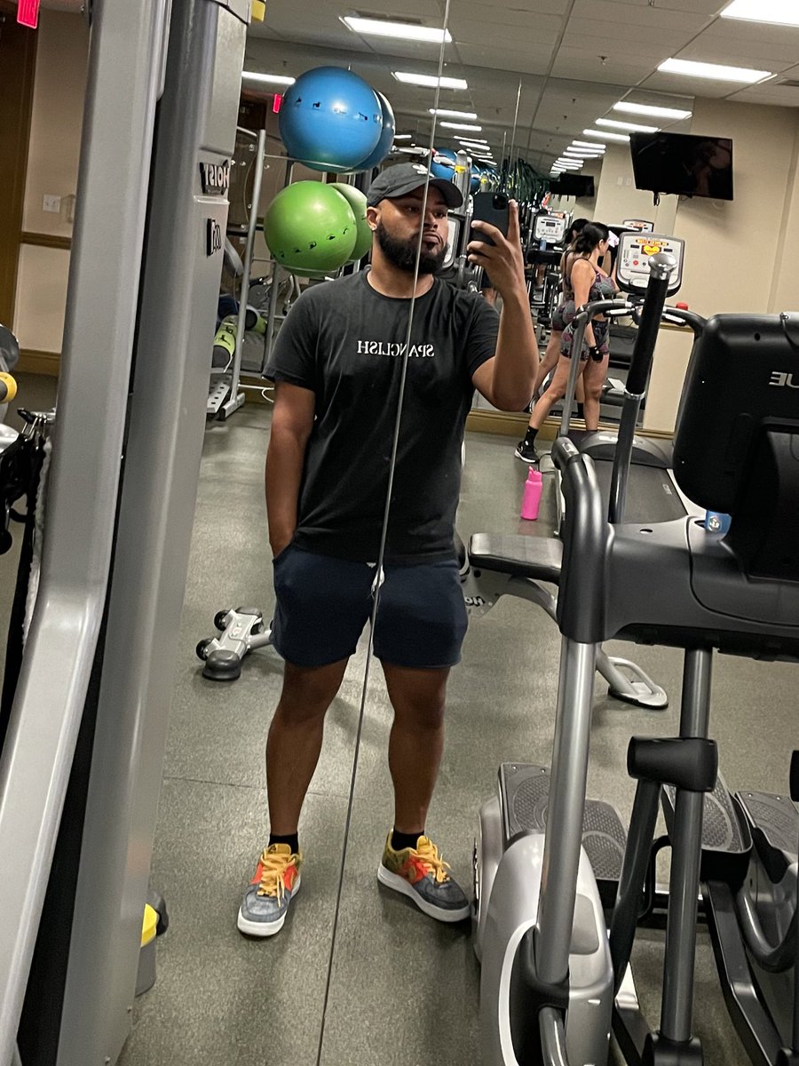 avantiitnava's tweet image. would you work out with me,, ??? 

#workout #gym #workoutpartner #vegas