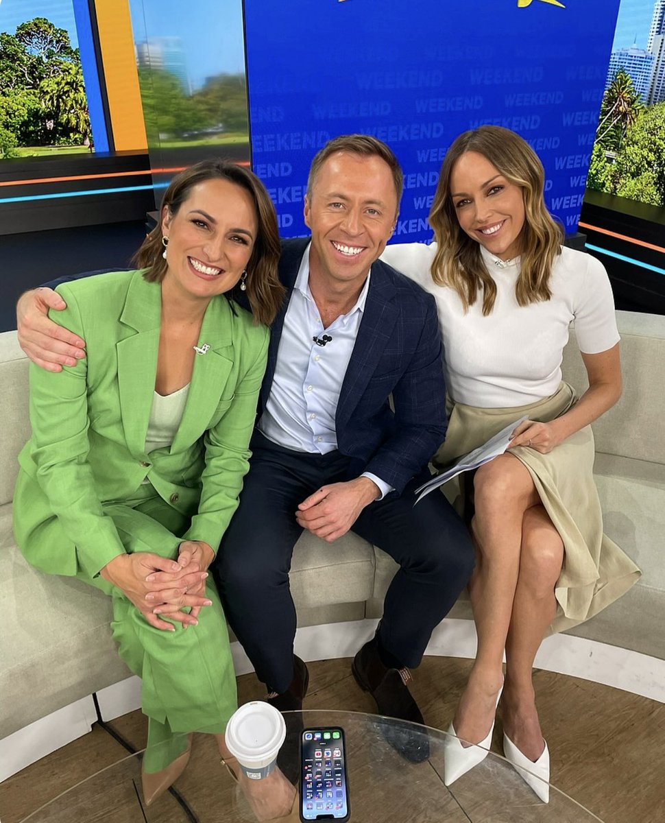 sophie_walsh9's tweet photo. Work fam 🫶🏻 @TheTodayShow https://t.co/69bPS7vALe