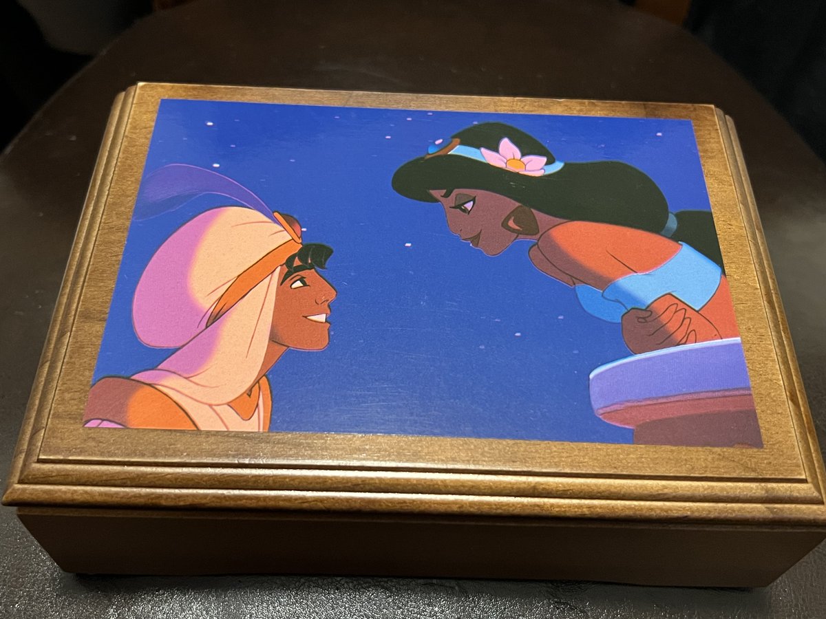 TeriE's tweet photo. Vintage Disney #Aladdin Limited Edition #FOSSILWatch in Music Box NOS FREE SHIP
#vintagedisney #disneywatch #disneycollectible #disneyanimation #disneycollectibles #disneyprincess #jasmine #LEdisney #LimitedEdition #collectiblewatches #ebayfinds
https://t.co/o58RKkhvXz https://t.co/eNJz5aW6WR