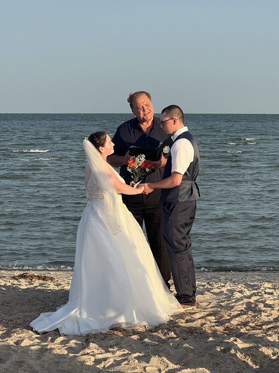 Justin_Horne's tweet photo. Just witnessed an impromptu wedding on the beach in Rockport. This couple’s  venue got cancelled four times because of #Beryl! They made the best of it and held a beautiful ceremony with family and friends. https://t.co/kDYi27VChL