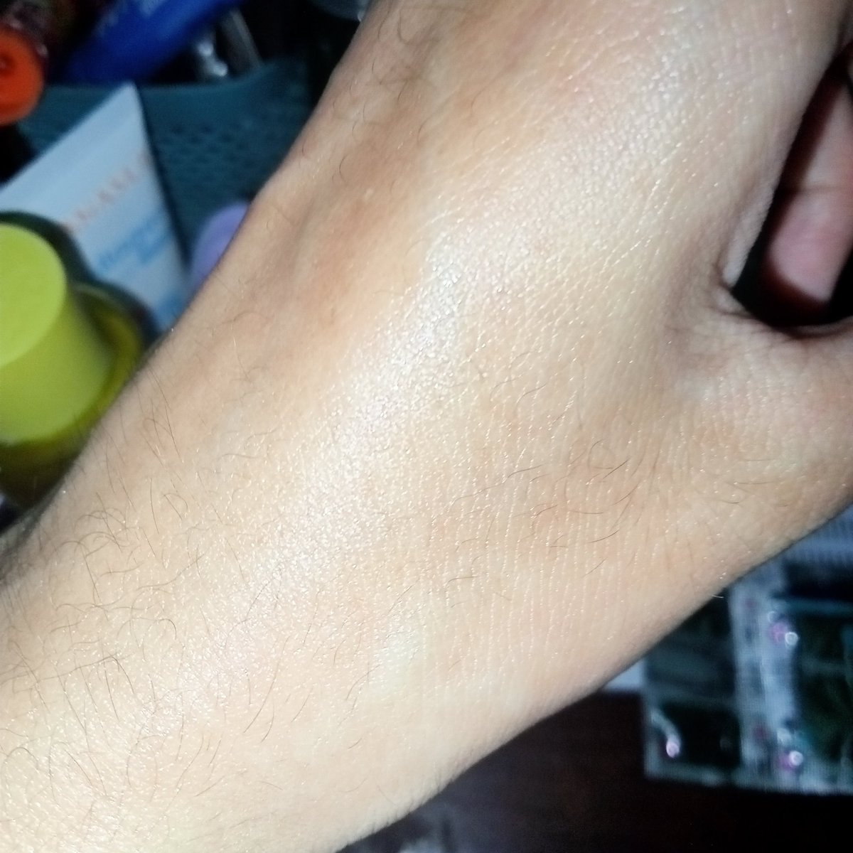 ryhnd00y's tweet photo. #ryview Sunscreen
Akutuh suka banget sama sunscreen, terutama Azarine. Gampang di apply, gak bikin minyakan. Bahkan gaperlu pake moist lagi, karena ini udah cukup bikin kulit jadi lembab🫶
🖇️https://t.co/X3vCIQ9cdQ https://t.co/7AhWdcY1ZC