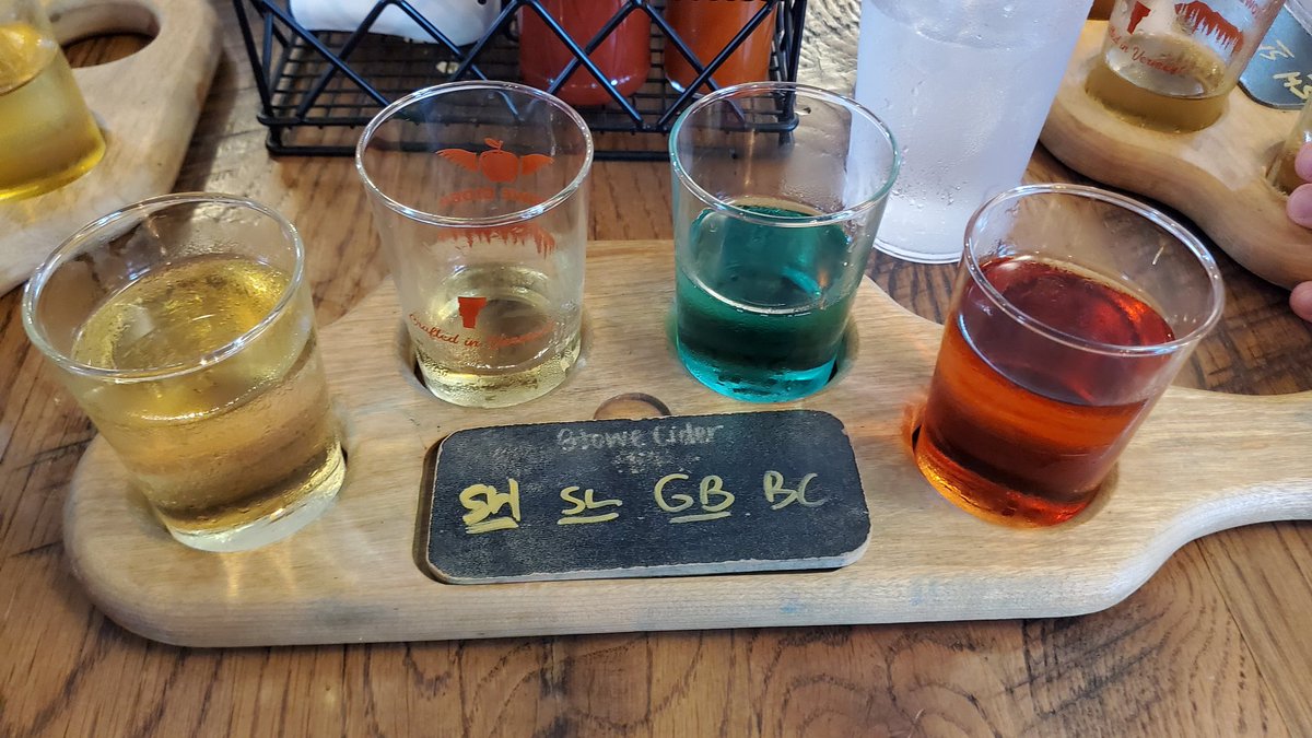 Axelthebigdog's tweet image. Cider and hiking makes me such a happy doggy 🐶