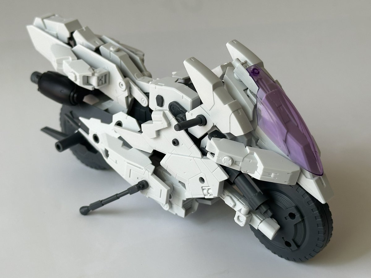 katakaiworks's tweet photo. キャノンバイク５号機、ロールアウト！！

型式CB-2WC-"05R"

RはRACERの略！

フロンサス、リアサス、マフラー、リアカウル、諸々整備。

フェンダーなど一部欠品、30MSパーツ不使用だからちょっとばかり不便だったけど何とかうまくまとまった、かな？

ライダー作るぞー。

#30MM
#キャノンバイク https://t.co/UDkCQQGK4U