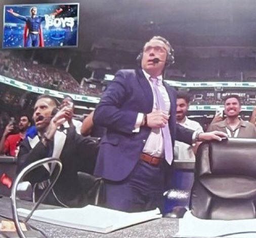 FadeAwayMedia's tweet photo. THAT MAN MICHAEL COLE WAS ABSOLUTELY TERRIFIED DURING THE WOMENS MONEY IN THE BANK MATCH 😂😂😂 

#Mitb https://t.co/QjR44GjRhn