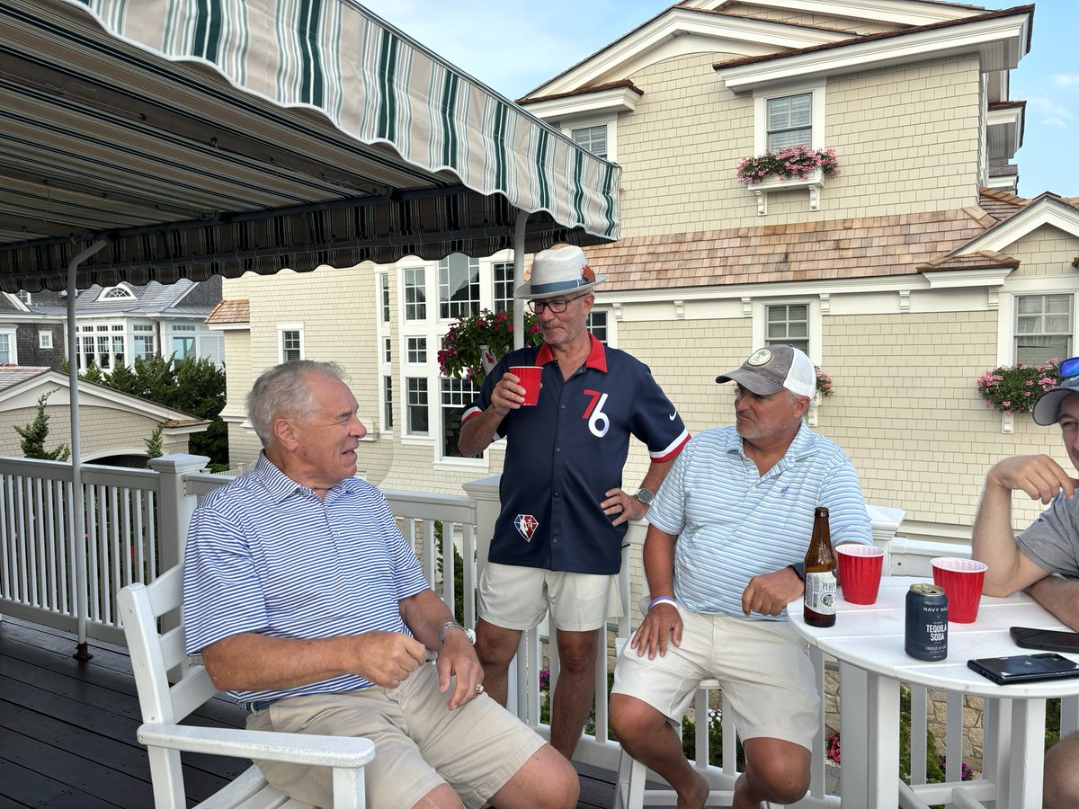 There’s nothing better than celebrating a birthday with great friends!

I’m 81 years young today and grateful to be celebrating with this fun group.

As I always say, age is just a number!

#birthday #octogenarian #youngasyoufeel