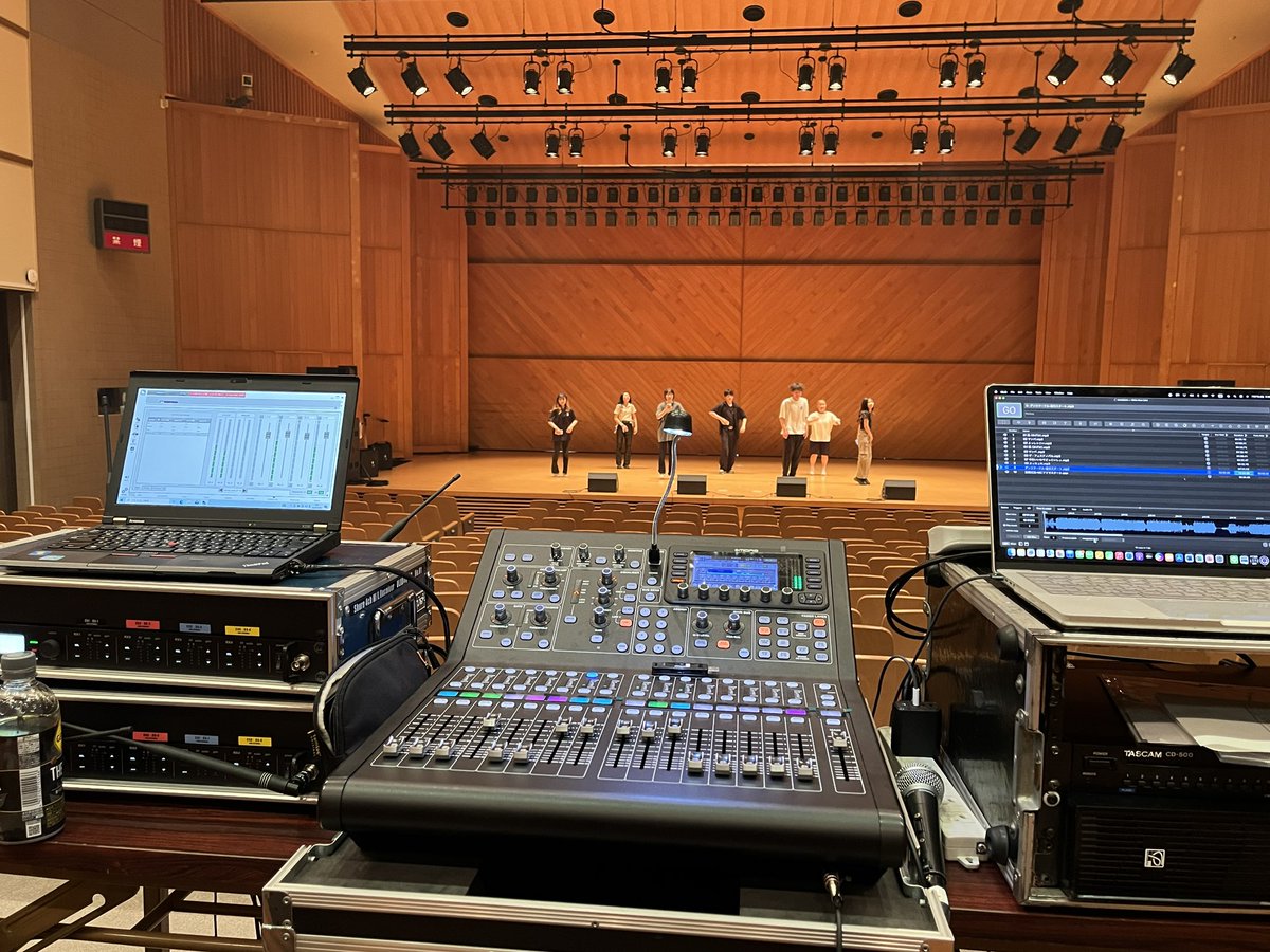 KAMIKAZE_KANZZY's tweet photo. A15 初ホール運用
ファンやらレベルやらいろいろ弄ってトライしてます
触れば触るほどポテンシャルの素晴らしさを確認できます
今日はバンドからダンスまでの演目ですが、リハからもうテンションブチ上がりです!
#L_acoustics
#A15
#1/1対向で良かったかも https://t.co/kYYwtDDhWM