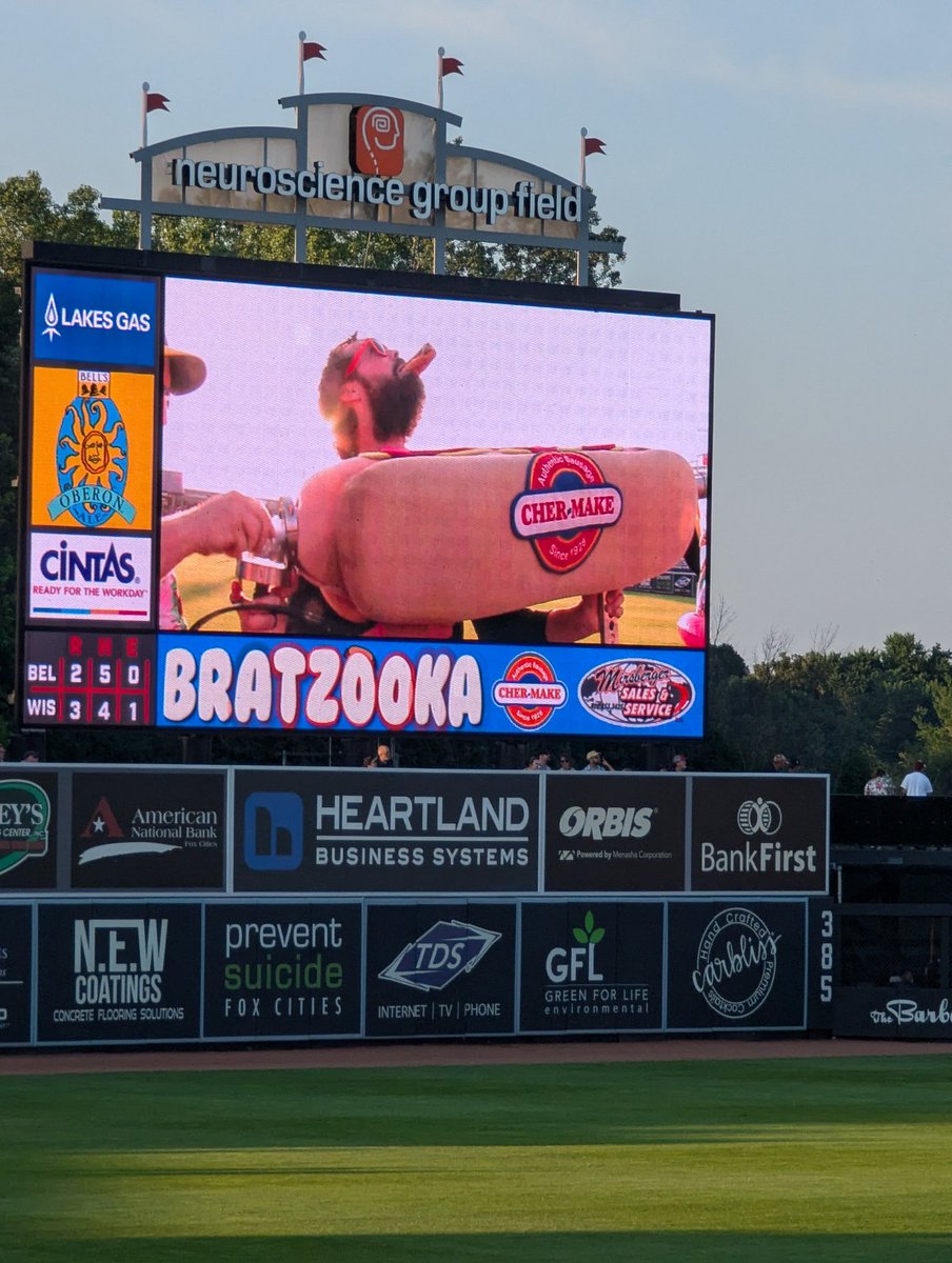 Mel Buellesbach tweet media