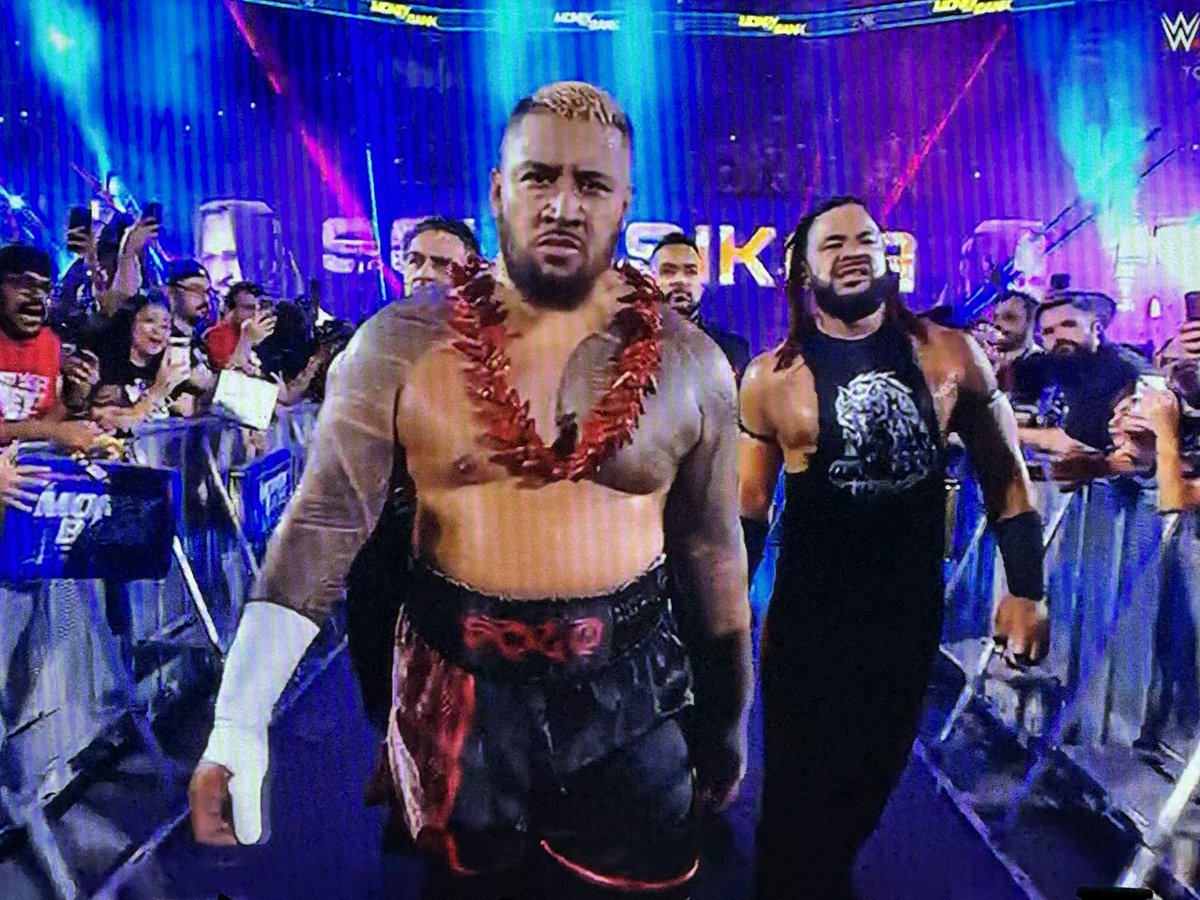 atdpodcast23's tweet photo. HERE WE GO MAIN EVENT TIME!
#TeamBloodline
#MITB https://t.co/FgI8uARgC7