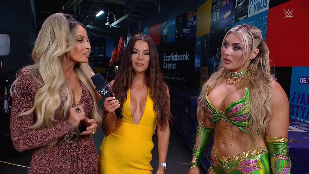 TStratusSource's tweet photo. #TrishStratus #Stratusfaction #Stratusfied #WWE #ThankYouTrish #WWE #MITB https://t.co/sYJS0WJYNd
