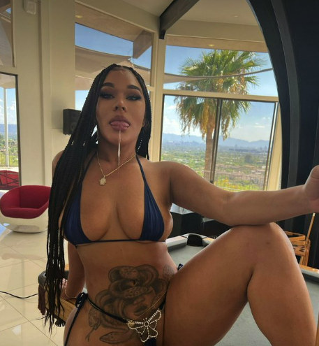 Let's get messy, I'll wait for you😉 https://t.co/Q4LXCzrktE