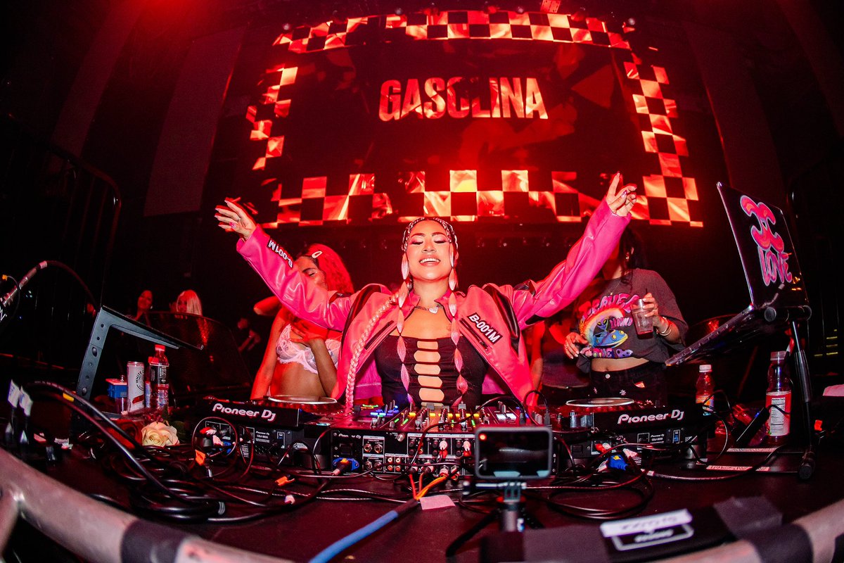 IAMCCLOVE's tweet photo. My next @GasolinaParty dates are tonight inside @clubriv  &amp; back on tour 7/26 Albuquerque @revelabq &amp; 7/27 Phoenix @marqueetheatre ✈️ 

Save the dates 🩷

📸: @NoDegreeLeo https://t.co/sZeh0rmKIb