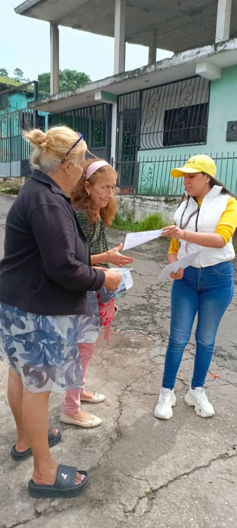 JonathanBastoB's tweet photo. Que nada ni nadie nos quite la esperanza y la fe, este 28 de julio, lo vamos a lograr. 

Con @EdmundoGU y @MariaCorinaYA vamos a ganar!

||Recorrido por el sector El Junco, en nuestro mcpio Cárdenas|| #tachira #VenezuelaConEdmundo #unidad @JovenesPr1meroJ https://t.co/Unqymy5Njb