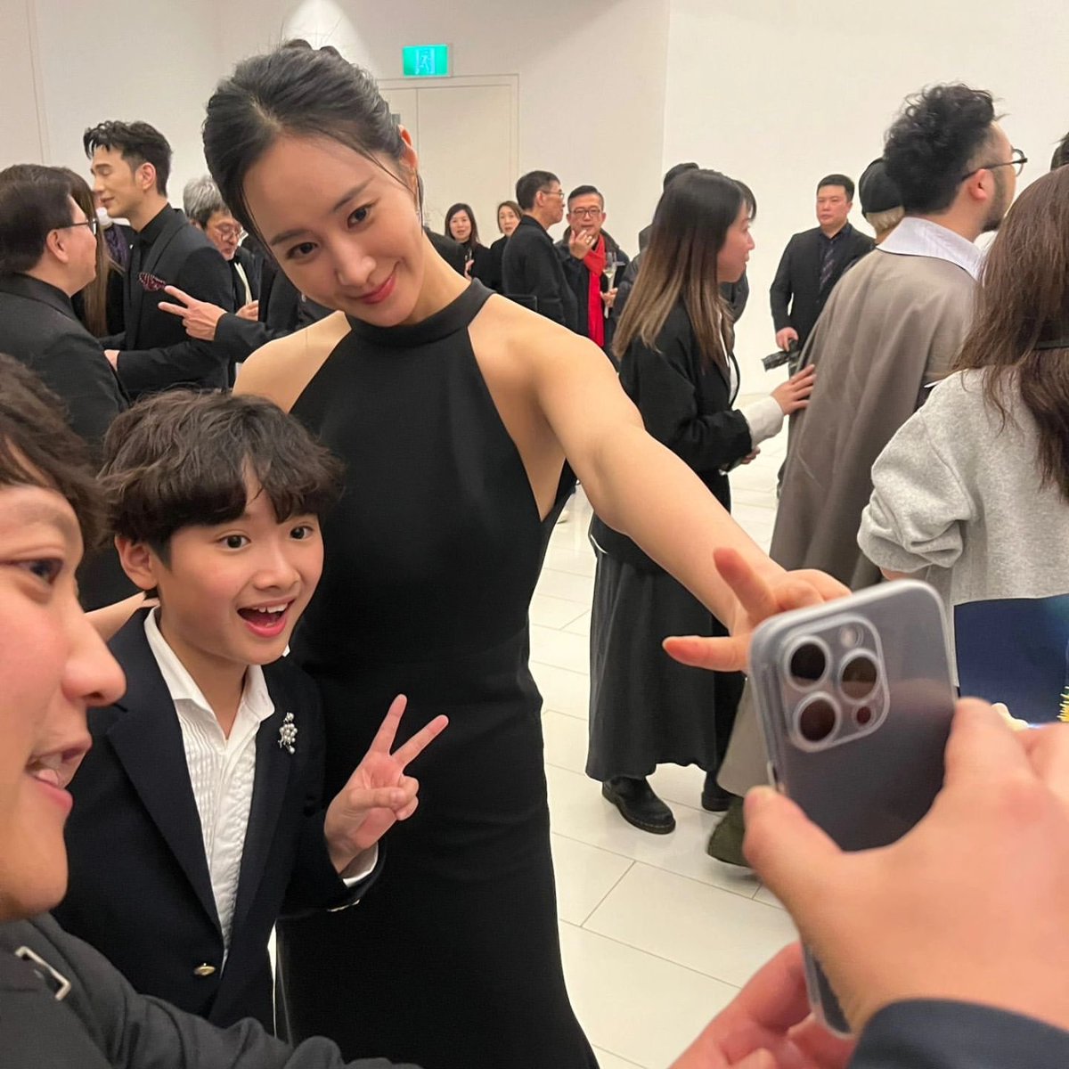 numjin9's tweet photo. the fact that the child actor yuri met last time went to see dolphin 😭 https://t.co/lP3qsXj1Wi