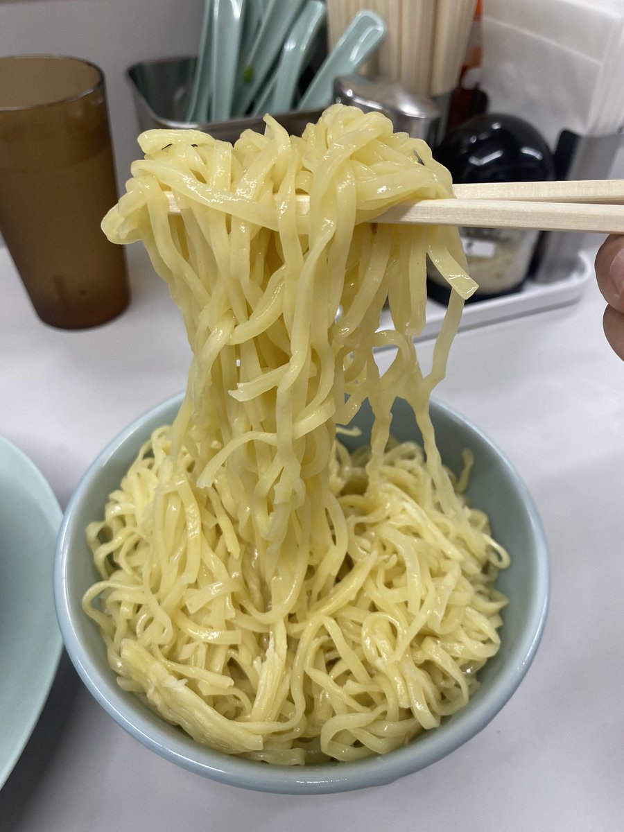 dosukoipudding's tweet photo. 邦ちゃんラーメン@中野
もり中華 中

ちゃん系神奈川県上陸記念に久訪🍜
脂キラキラ旨しょっぱスープにちゅるちゅるの平打ち麺が絡んでうめぇー‼️
豚いっぱいがなんと言っても多幸感🐷

雷ものすごすぎて味集中できなかったのが悔やまれる⚡️
川崎行こ！三┏( ^o^)┛ https://t.co/lMPhtfx5PX