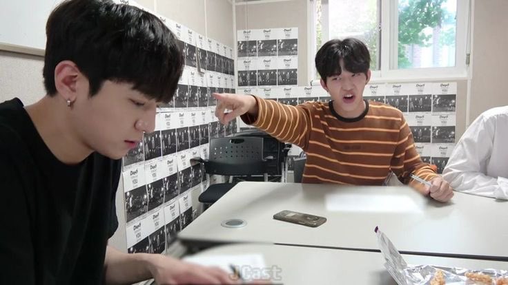 '                                                            나한테 미안하다고 해.

나한테 미안하다.