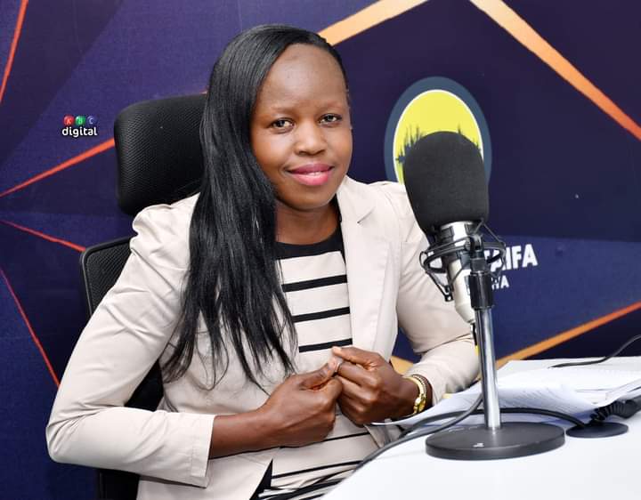 DorahManya's tweet photo. Hata hilo litapita,jipe moyo Mungu Yupo! Nothing is permanent 

Karibu kwa ibaada ya #MwambaWaBaraka nami @DorahManya Unabarikiwa ukiwa wapi?@RadioTaifaFM https://t.co/n2APAPGj0W