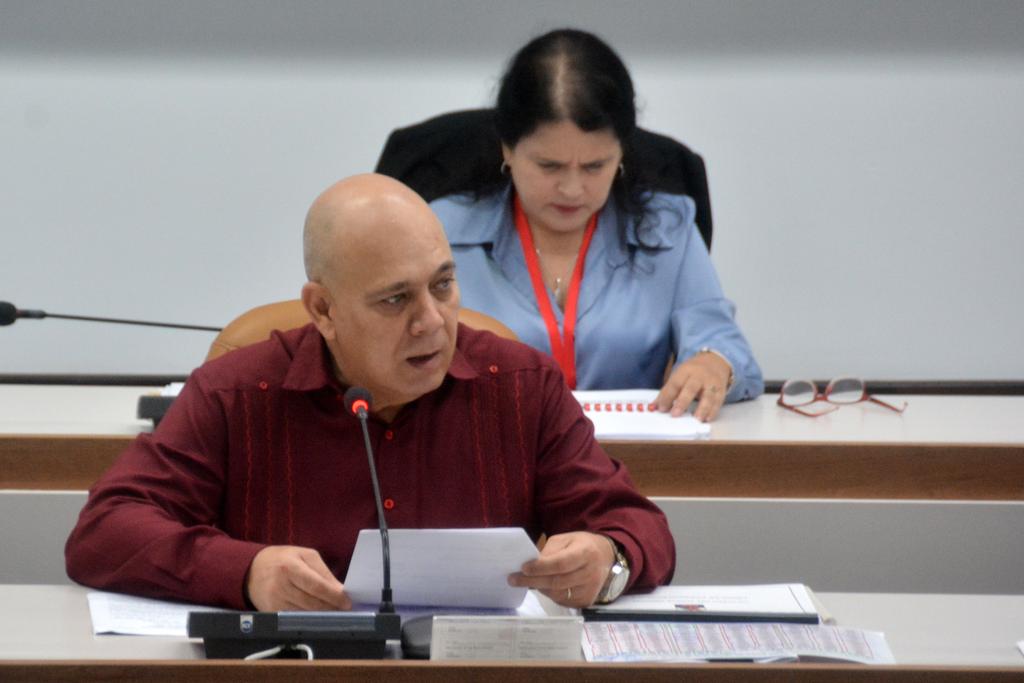 "...lo esencial no es "completar la plantilla" de cuadros, sino ¡asegurar su firmeza ideológica!" <a href="/DrRobertoMOjeda/">Dr. Roberto Morales Ojeda</a> 
#Cuba 🇨🇺

<a href="/DiazCanelB/">Miguel Díaz-Canel Bermúdez</a> <a href="/PartidoPCC/">Partido Comunista de Cuba</a> 
#LatirAvileño