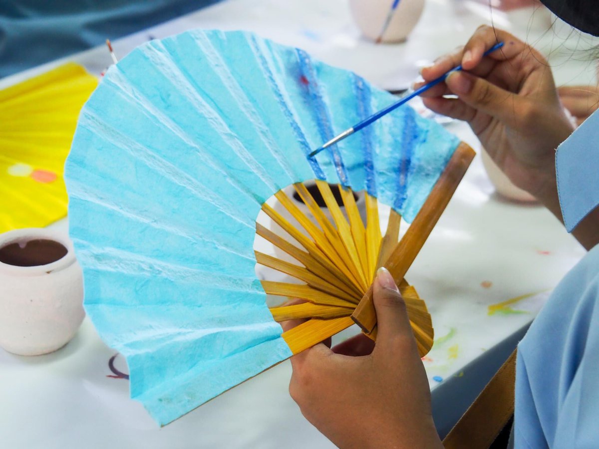 นอกจากได้รับความรู้แล้ว ⭐ยังได้ทำกิจกรรม Workshopเพ้นท์พัด  น้องๆได้ลงมือทำกิจกรรมด้วยตัวเอง พร้อมทั้งยังได้พัฒนาความคิดสร้างสรรค์ ทำเสร็จก็นำกลับบ้านไปได้เลย🥰

📍  ณ สัทธา อุทยานไทย จ.ราชบุรี
🔅เปิด : 09:00-17:00 น. (ปิดจำหน่ายบัตร 16.00 น.)
☎️โทร : 032 383 333, 081 527 2782